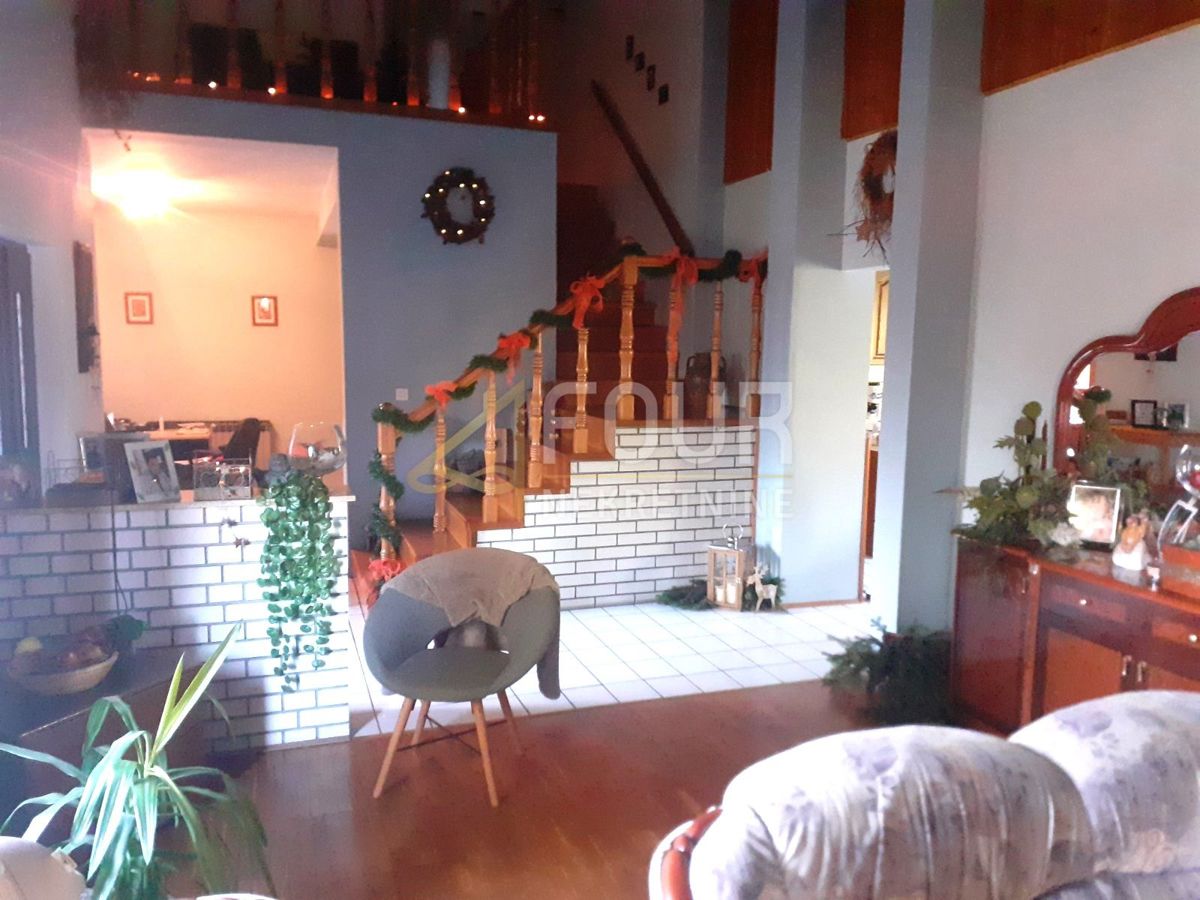 Hiša Milanovac, Virovitica, 320m2