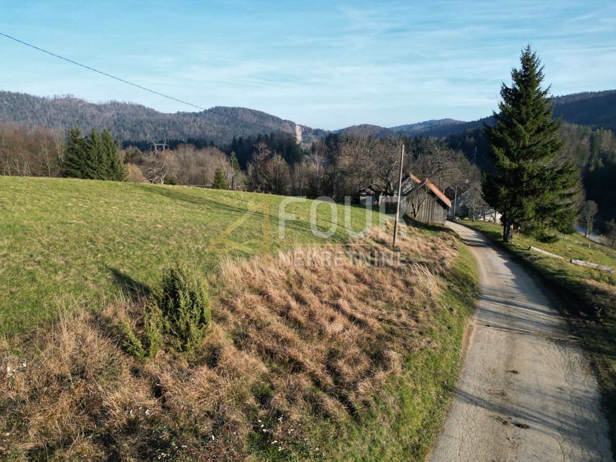 Zemljišče Stara Sušica, Ravna Gora, 1.582m2