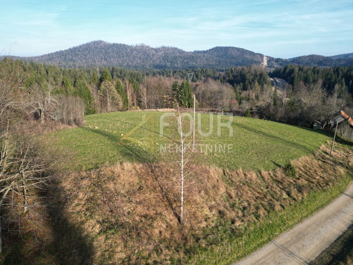 Zemljišče Stara Sušica, Ravna Gora, 1.582m2