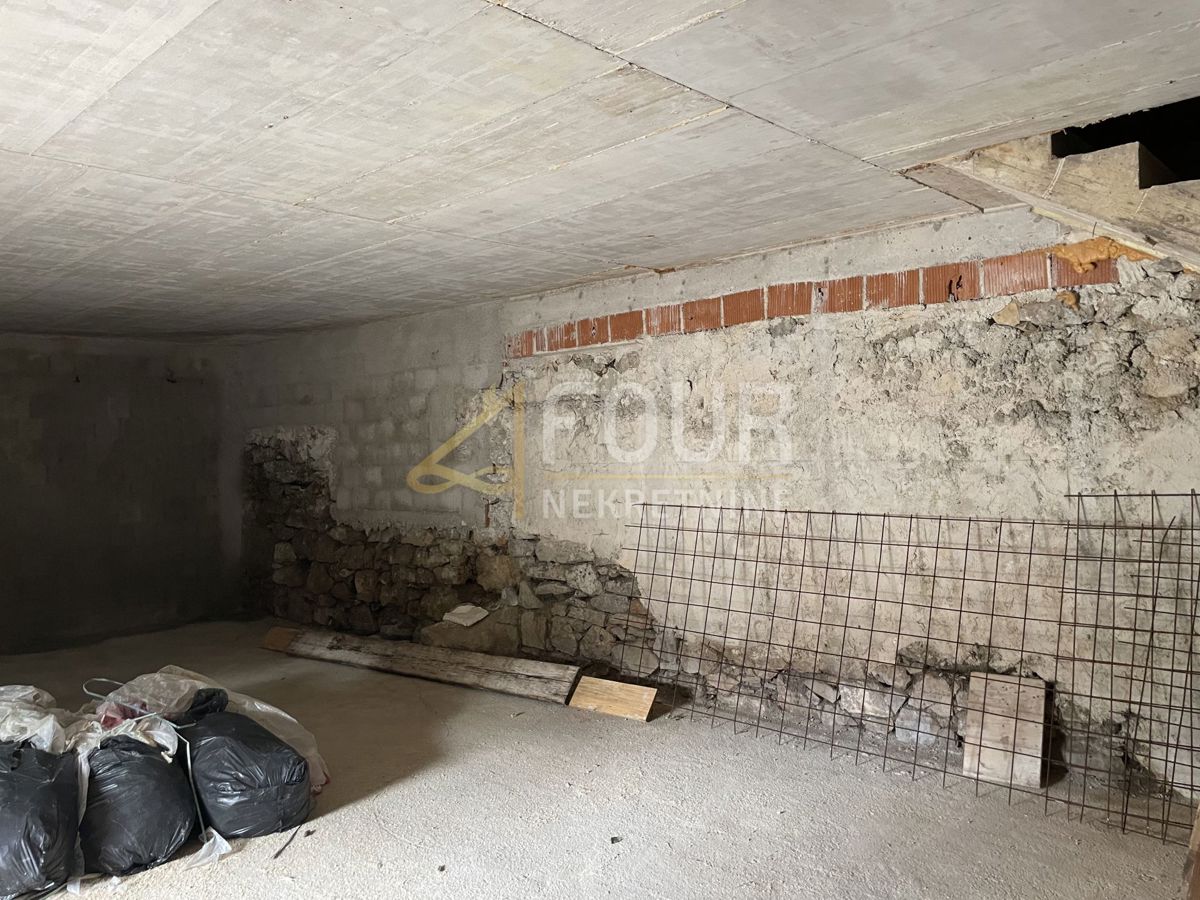 Hiša Buzet, 200m2