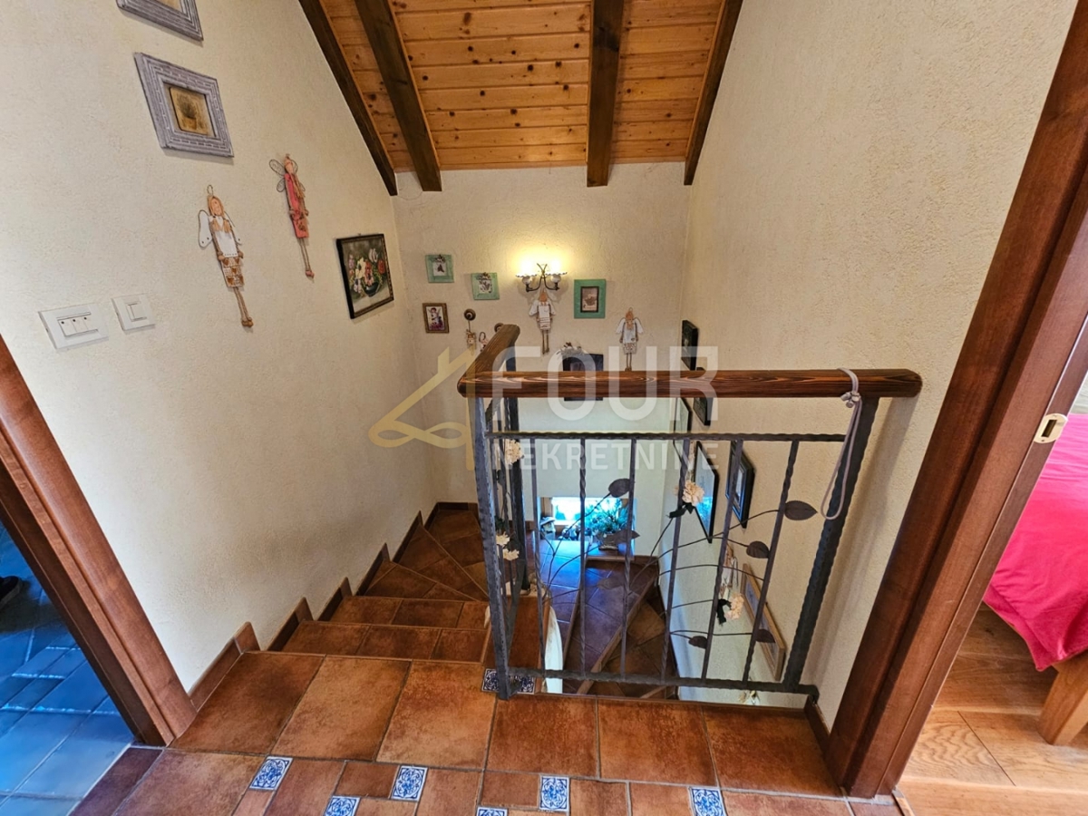 Hiša Stari Laz, Ravna Gora, 260m2