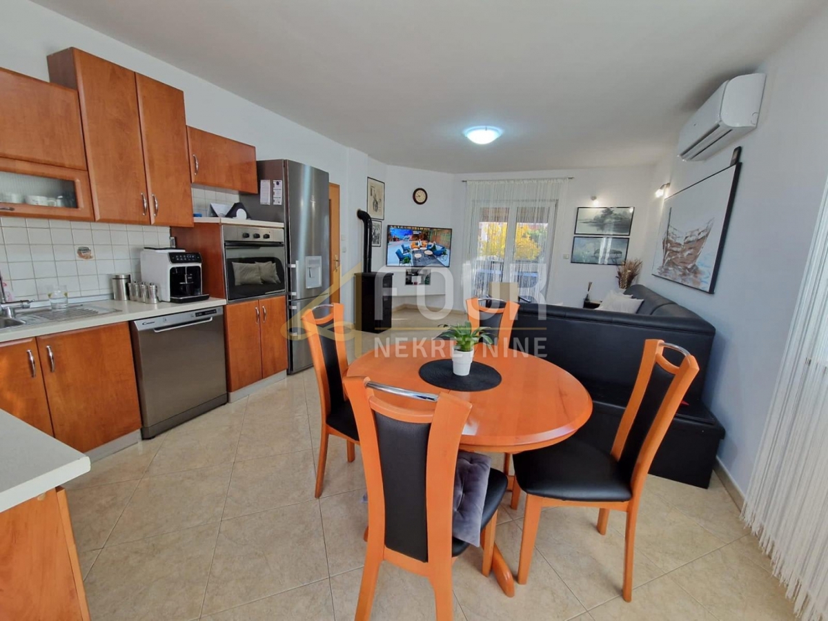Hiša Veli vrh, Pula, 140m2