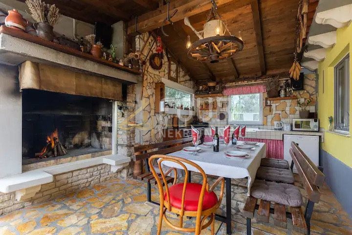 Hiša Veli vrh, Pula, 140m2