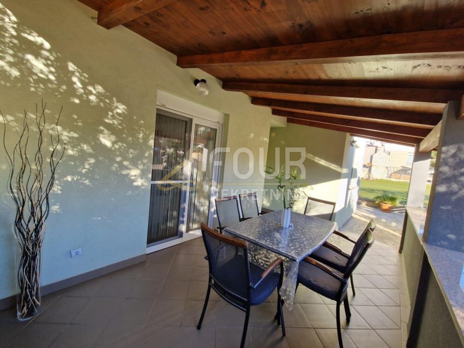 Hiša Veli vrh, Pula, 140m2