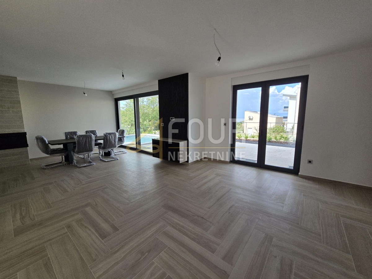 Stanovanje Malinska, Malinska-Dubašnica, 225m2