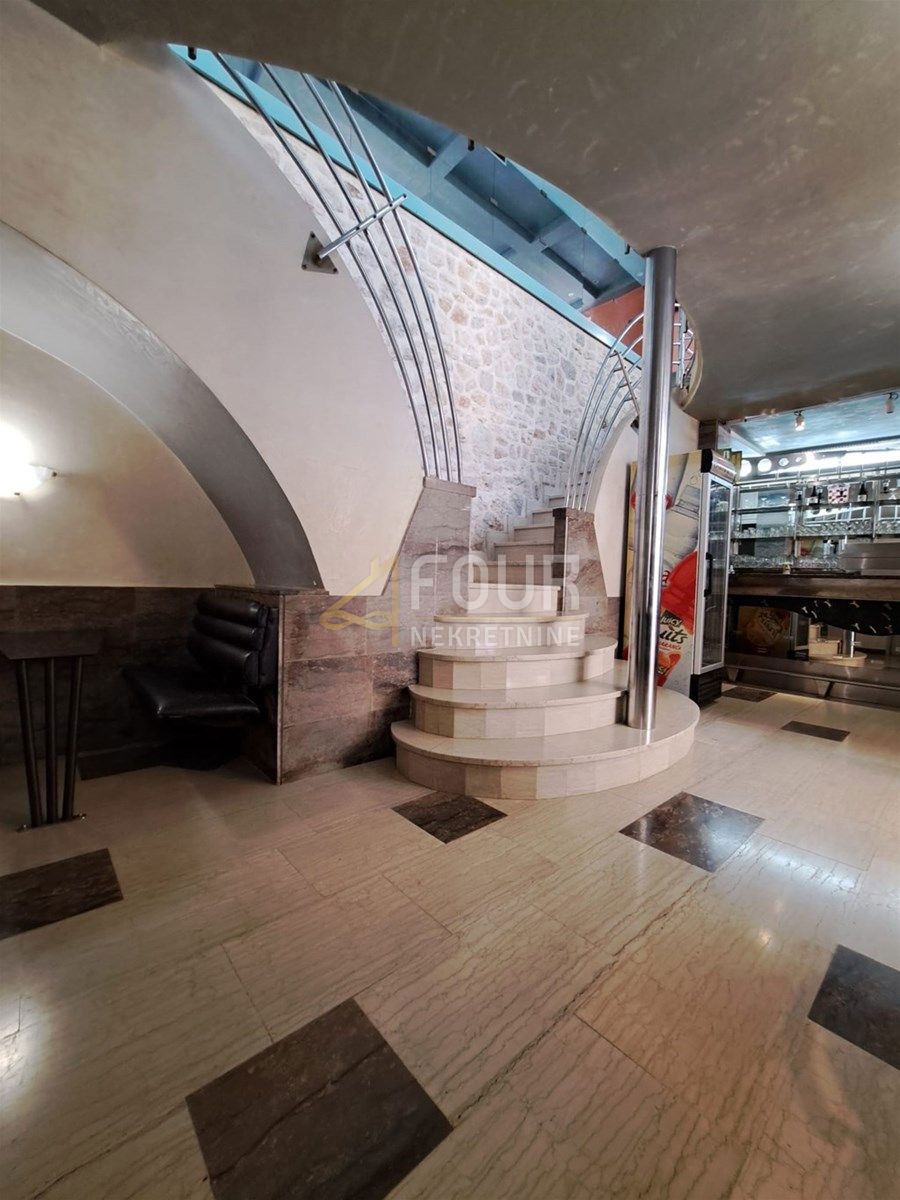 Hiša Novi Vinodolski, 173,71m2