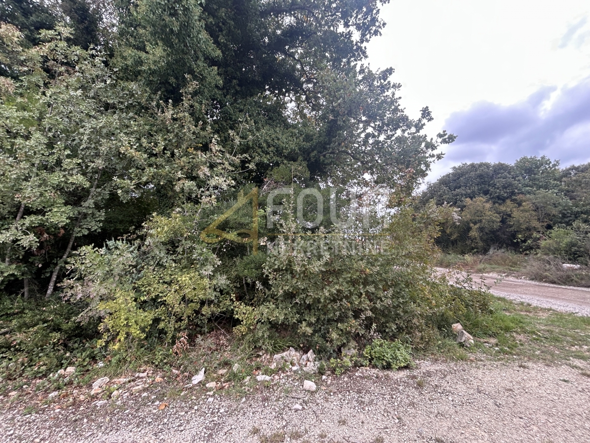 Zemljišče Valbandon, Fažana, 702m2