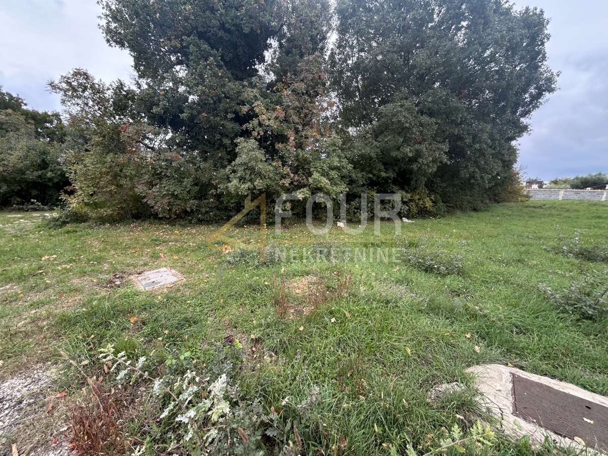 Zemljišče Valbandon, Fažana, 702m2