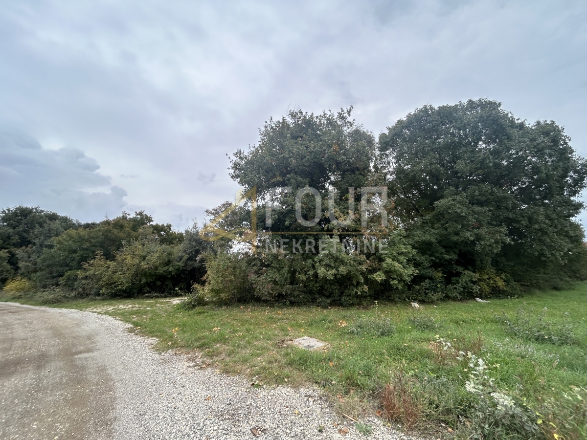 Zemljišče Valbandon, Fažana, 702m2