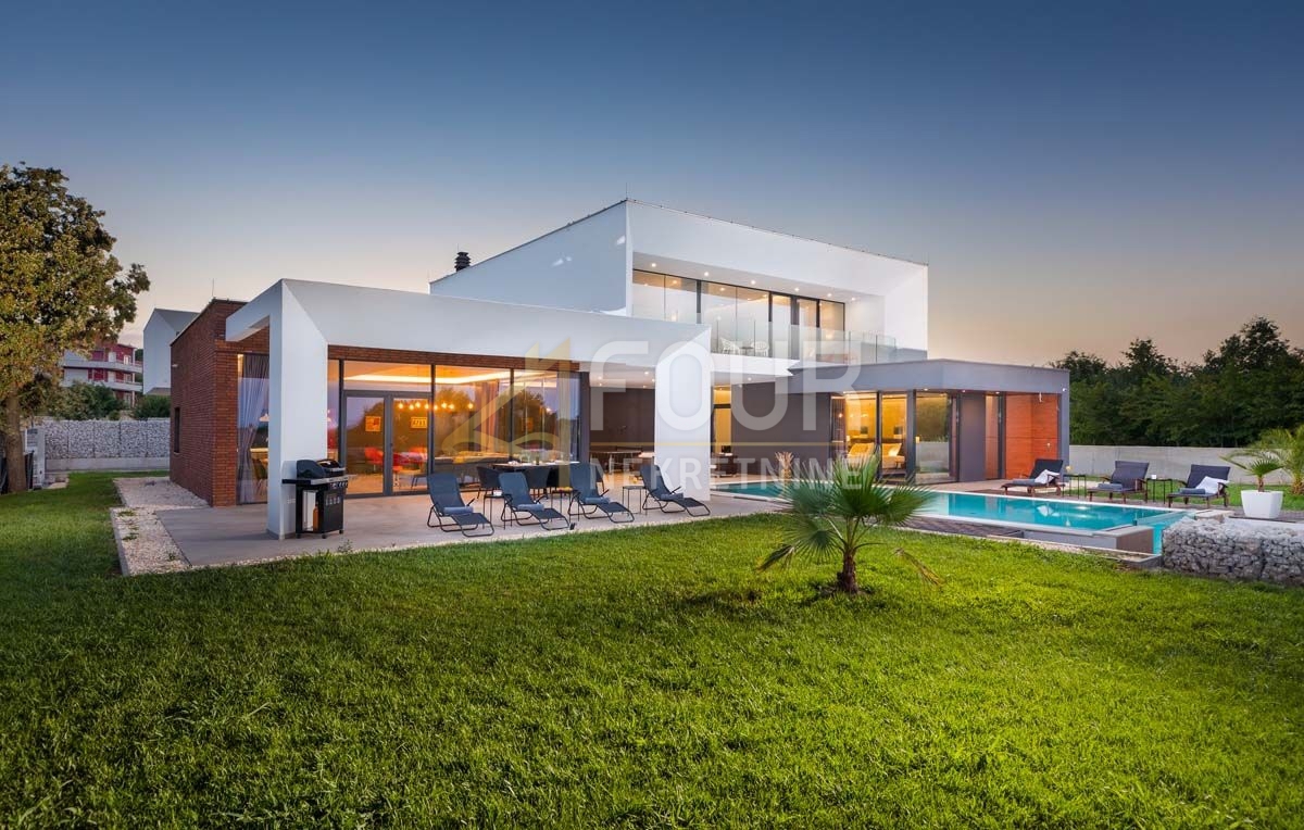 Hiša Ližnjan, 268m2