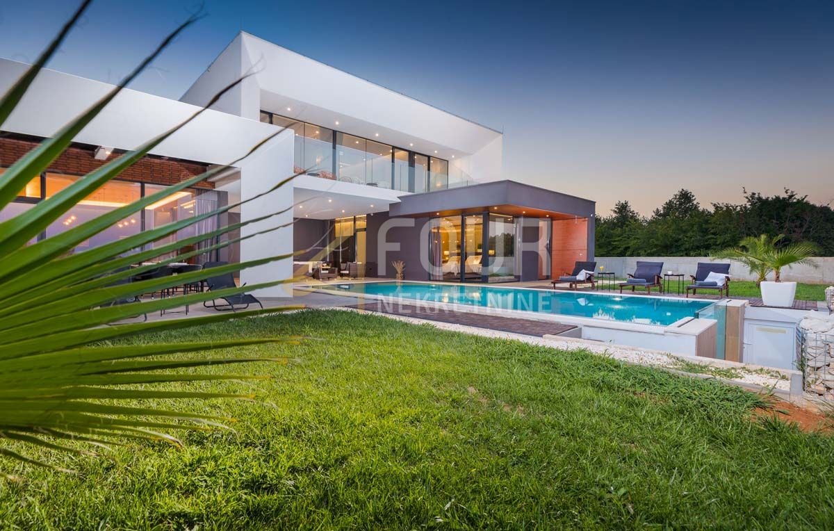 Hiša Ližnjan, 268m2