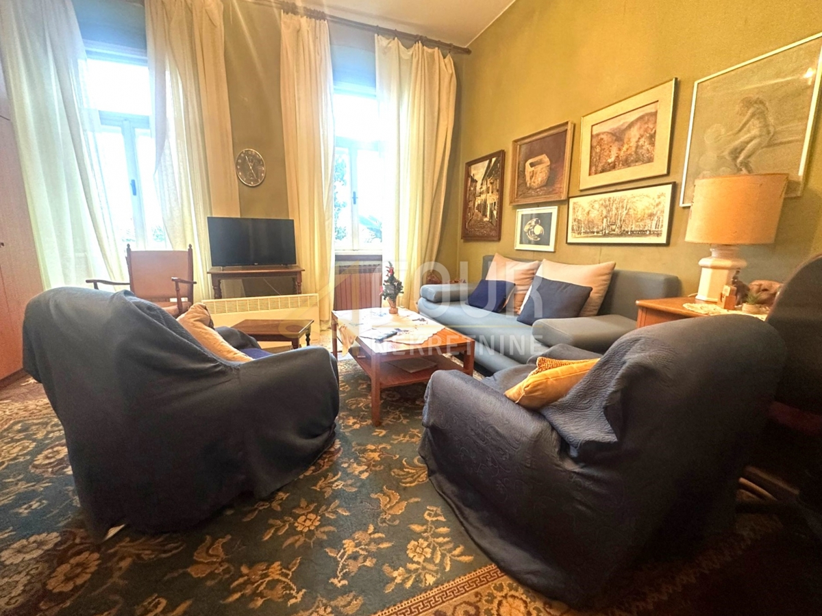 Stanovanje Centar, Pula, 90m2