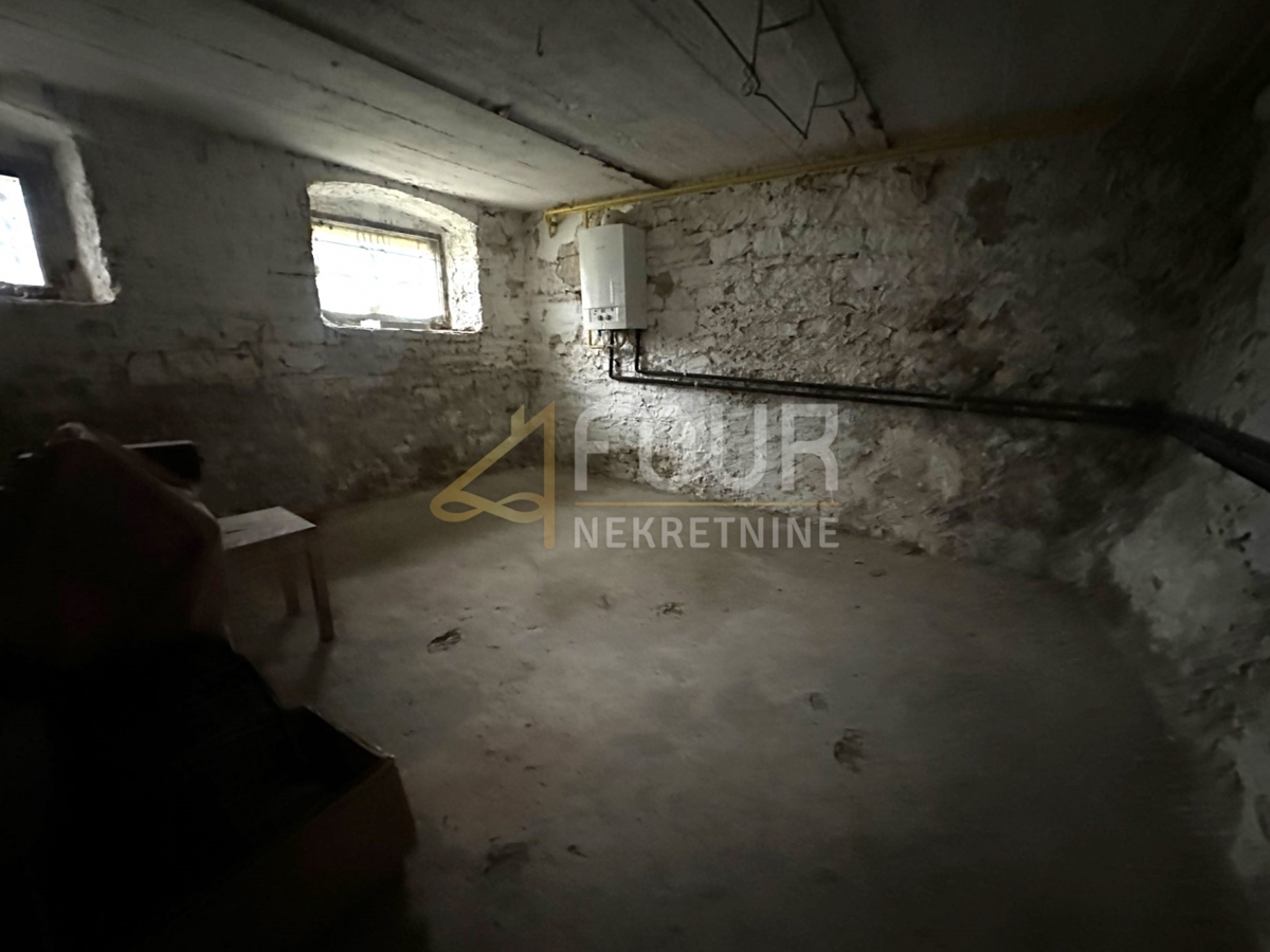 Stanovanje Centar, Pula, 90m2