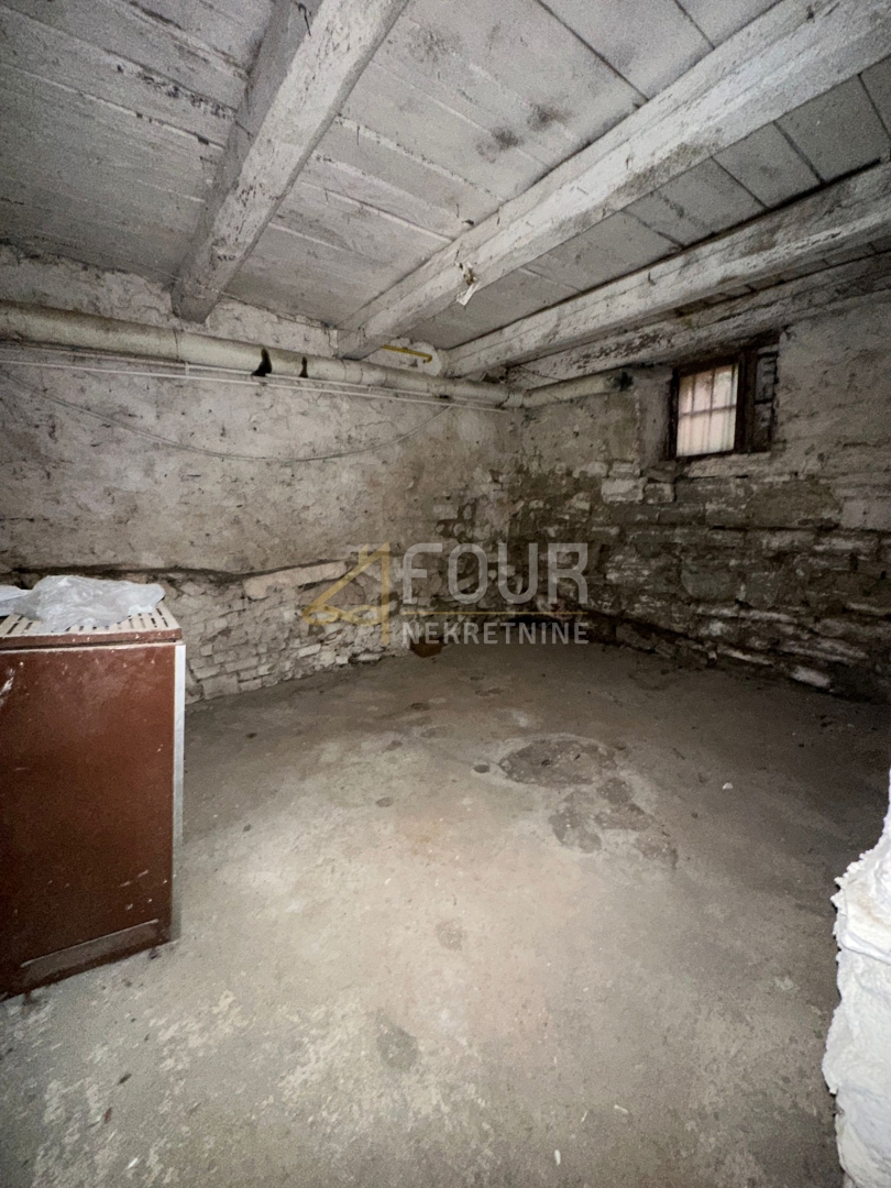 Stanovanje Centar, Pula, 90m2