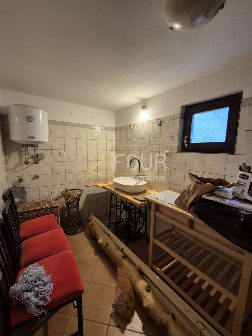 Hiša Delnice, 220m2