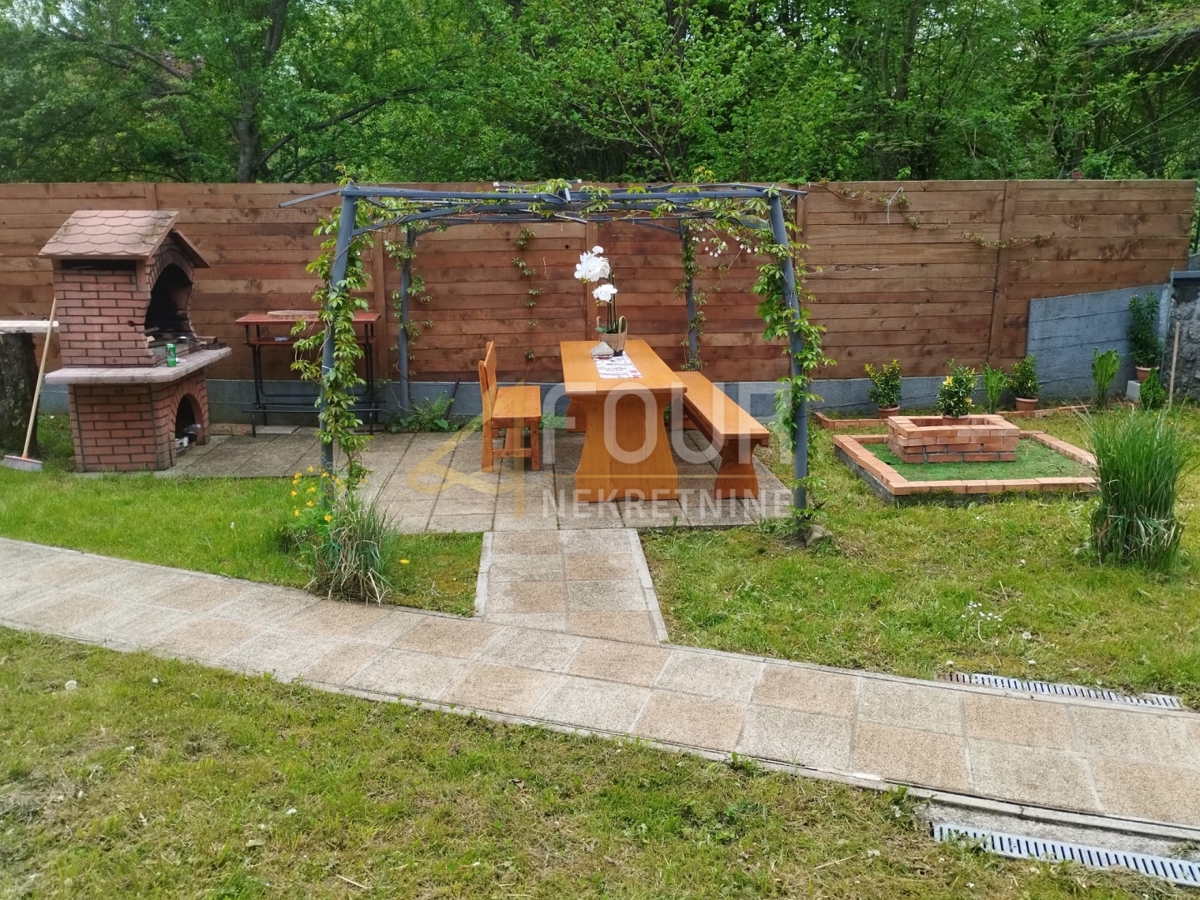 Hiša Delnice, 220m2