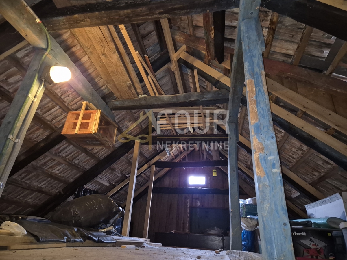 Hiša Delnice, 220m2