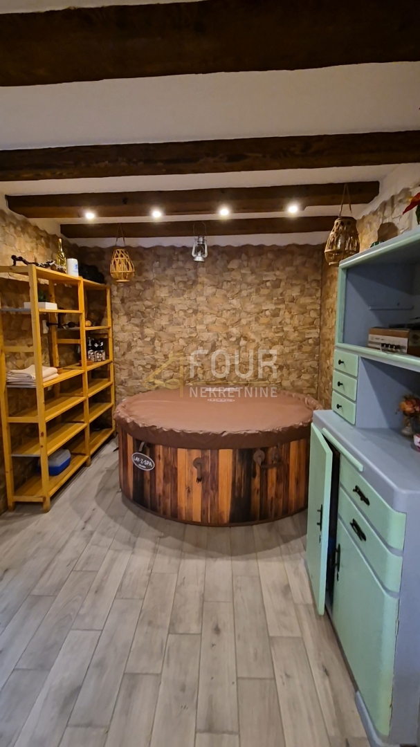 Hiša Delnice, 220m2