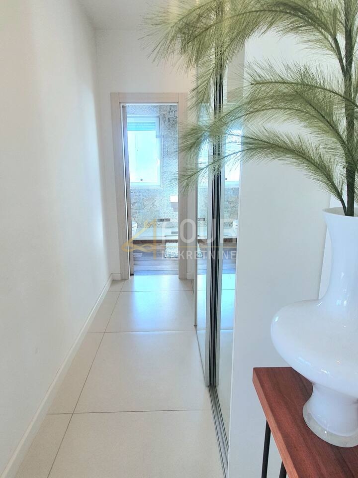 reka, Turniš, 3s+db, 114,75m2, terasa, pogled na morje