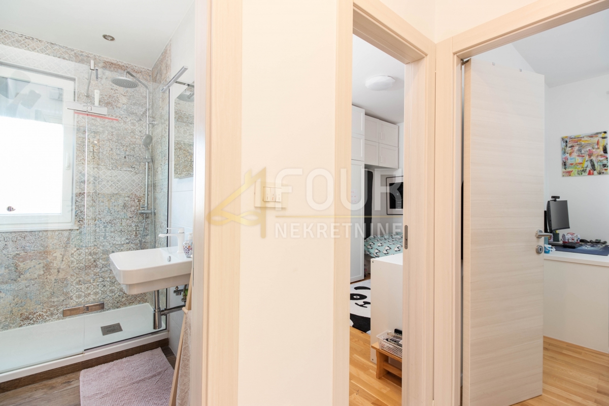 reka, Turniš, 3s+db, 114,75m2, terasa, pogled na morje