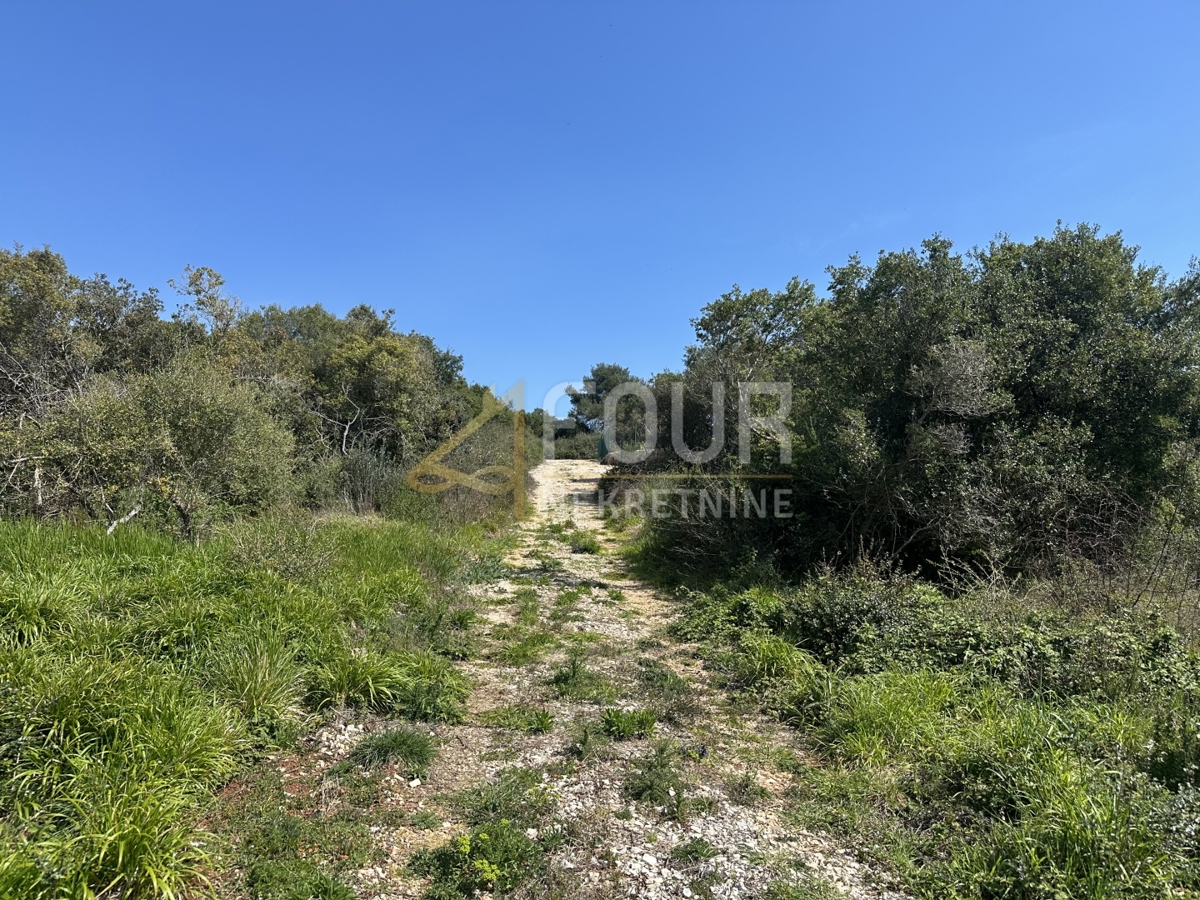 Zemljišče Medulin, 401m2