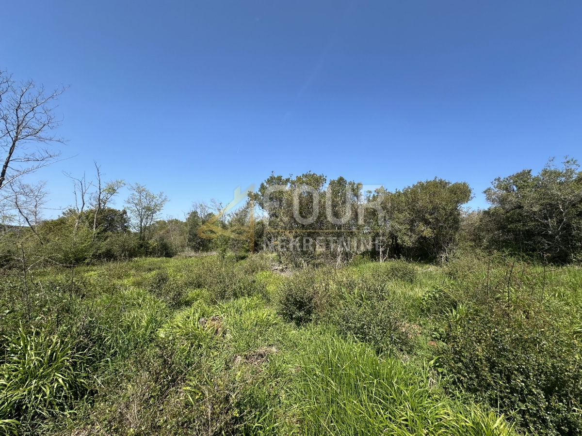 Zemljišče Medulin, 401m2