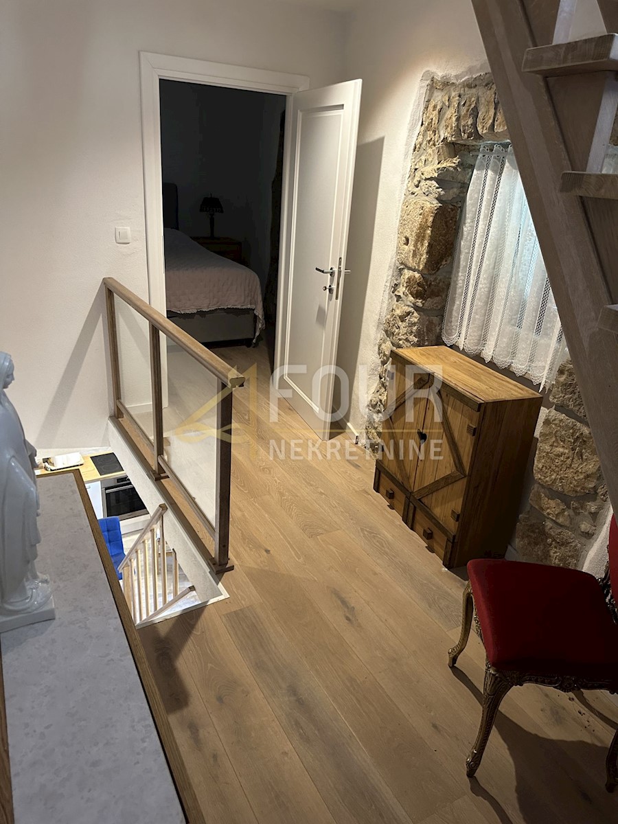 Hiša Omišalj, 54m2