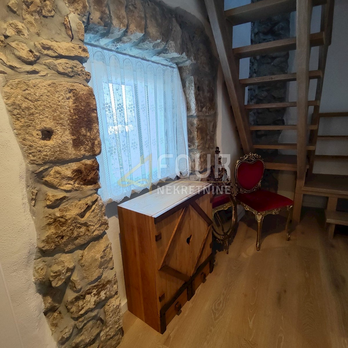 Hiša Omišalj, 54m2