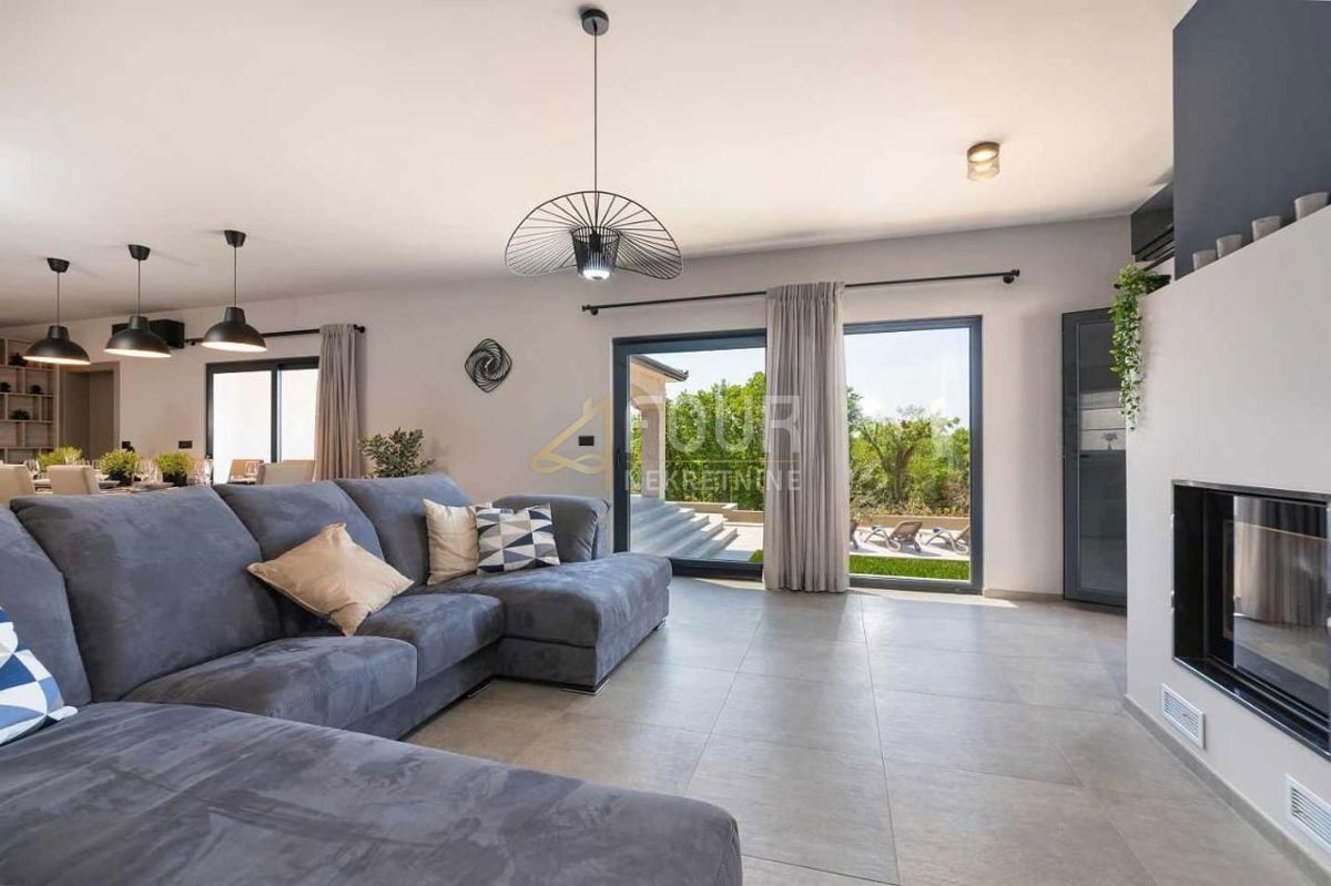 Hiša Vižinada, 270m2