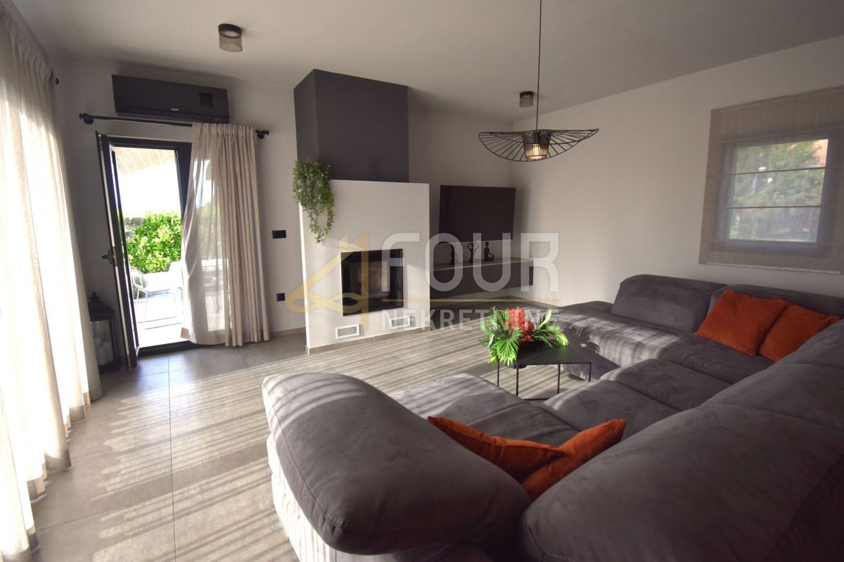 Hiša Vižinada, 270m2