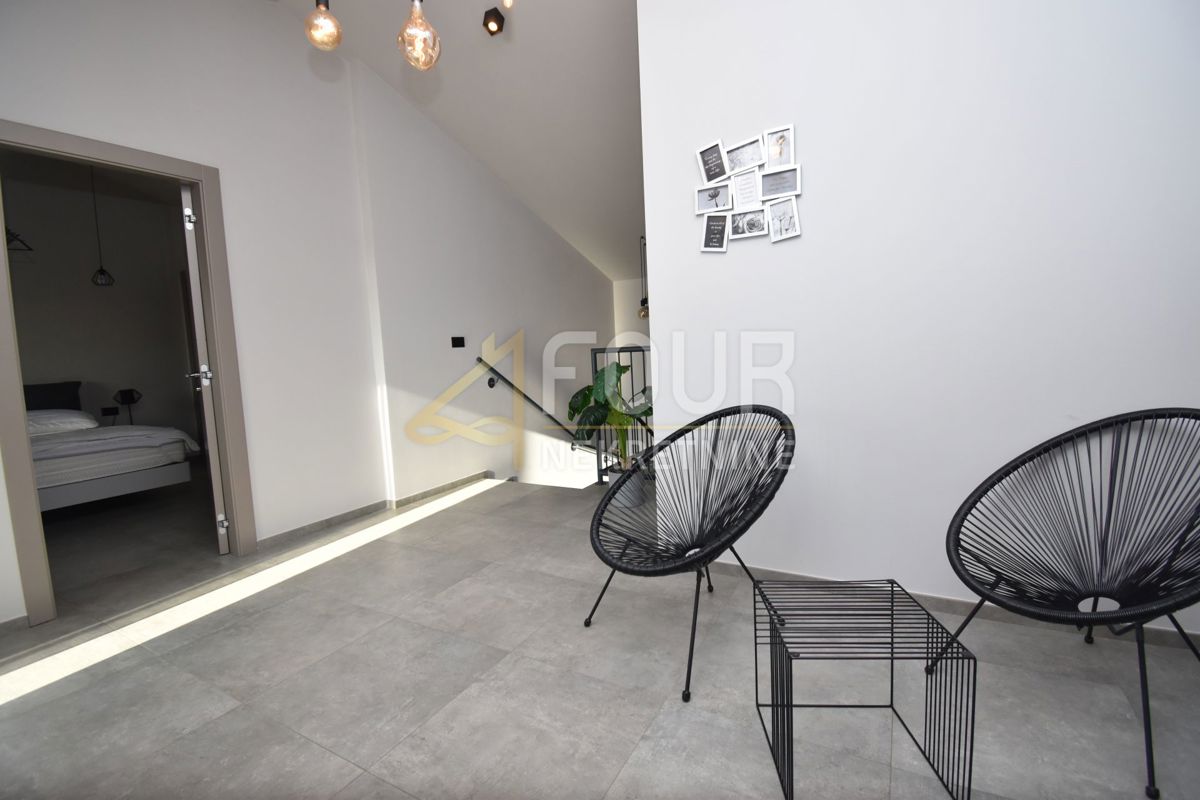 Hiša Vižinada, 270m2