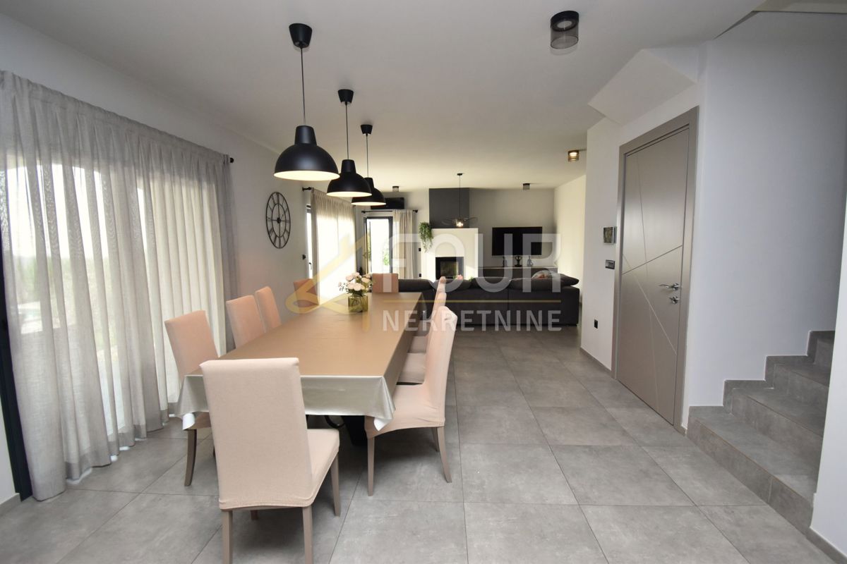 Hiša Vižinada, 270m2