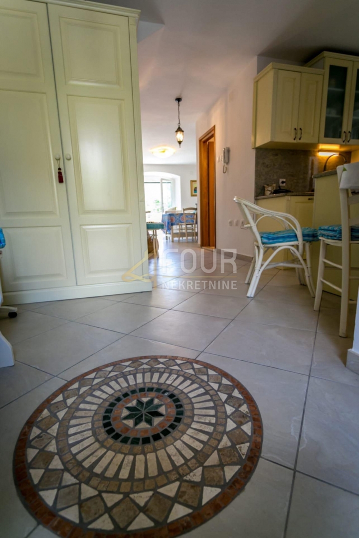 Hiša Beli, Cres, 285m2