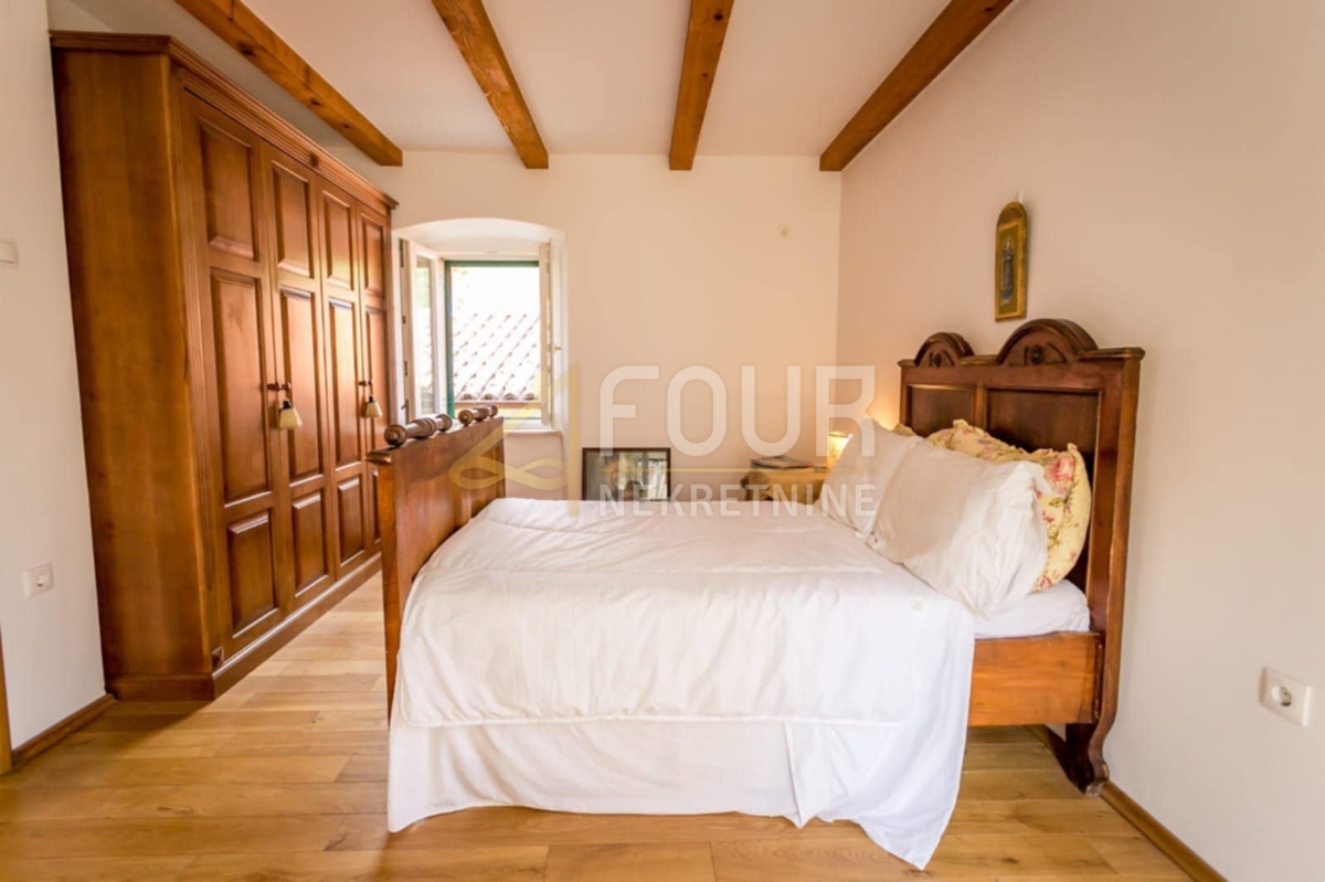 Hiša Beli, Cres, 285m2