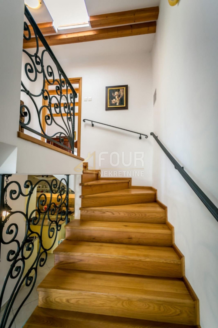 Hiša Beli, Cres, 285m2