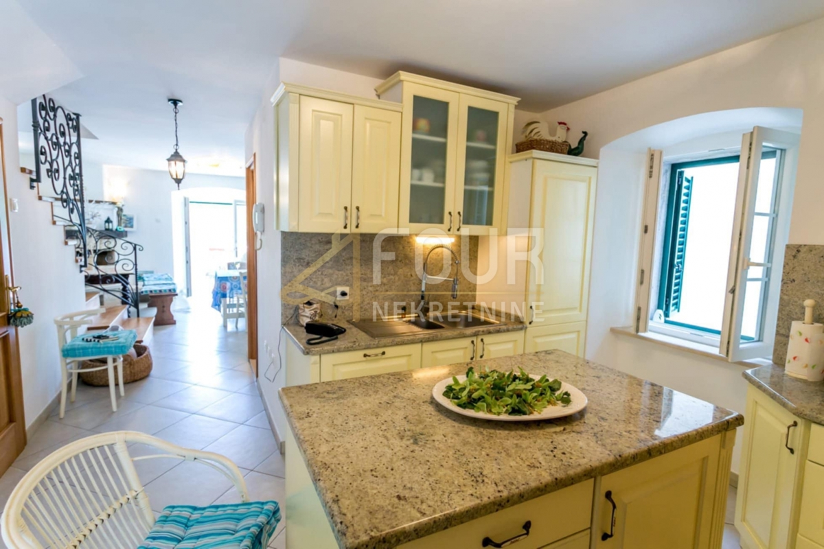 Hiša Beli, Cres, 285m2