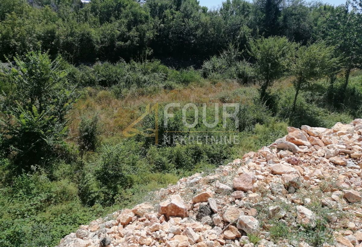 Zemljišče Kras, Dobrinj, 2.038m2