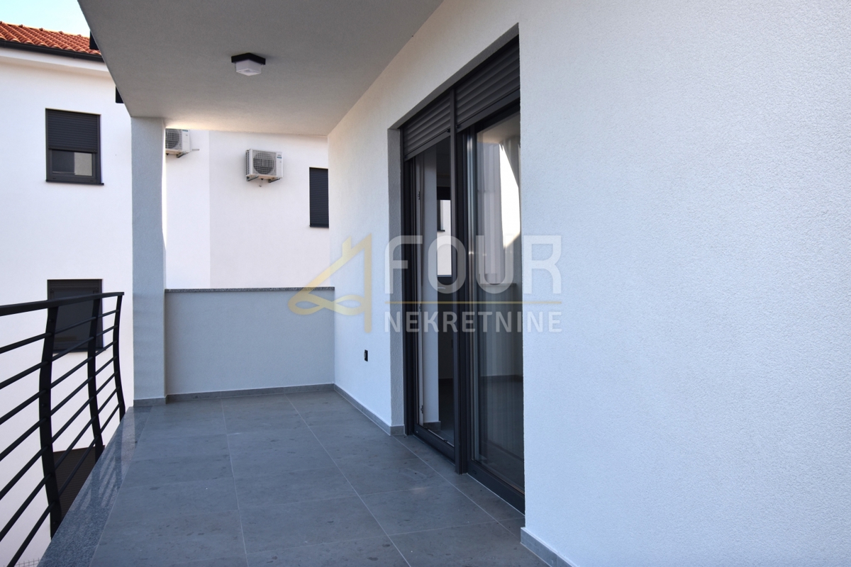 Otok Krk, Čižići, novogradnja, 2s+db, terasaOtok Krk, Čižići, novogradnja, 2s+db, terasa