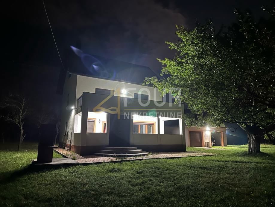 Hiša Ličko Cerje, Lovinac, 240m2