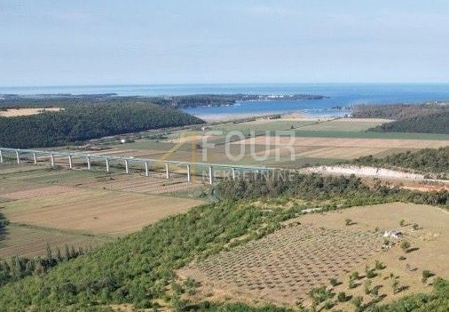 Zemljišče Brtonigla, 650m2