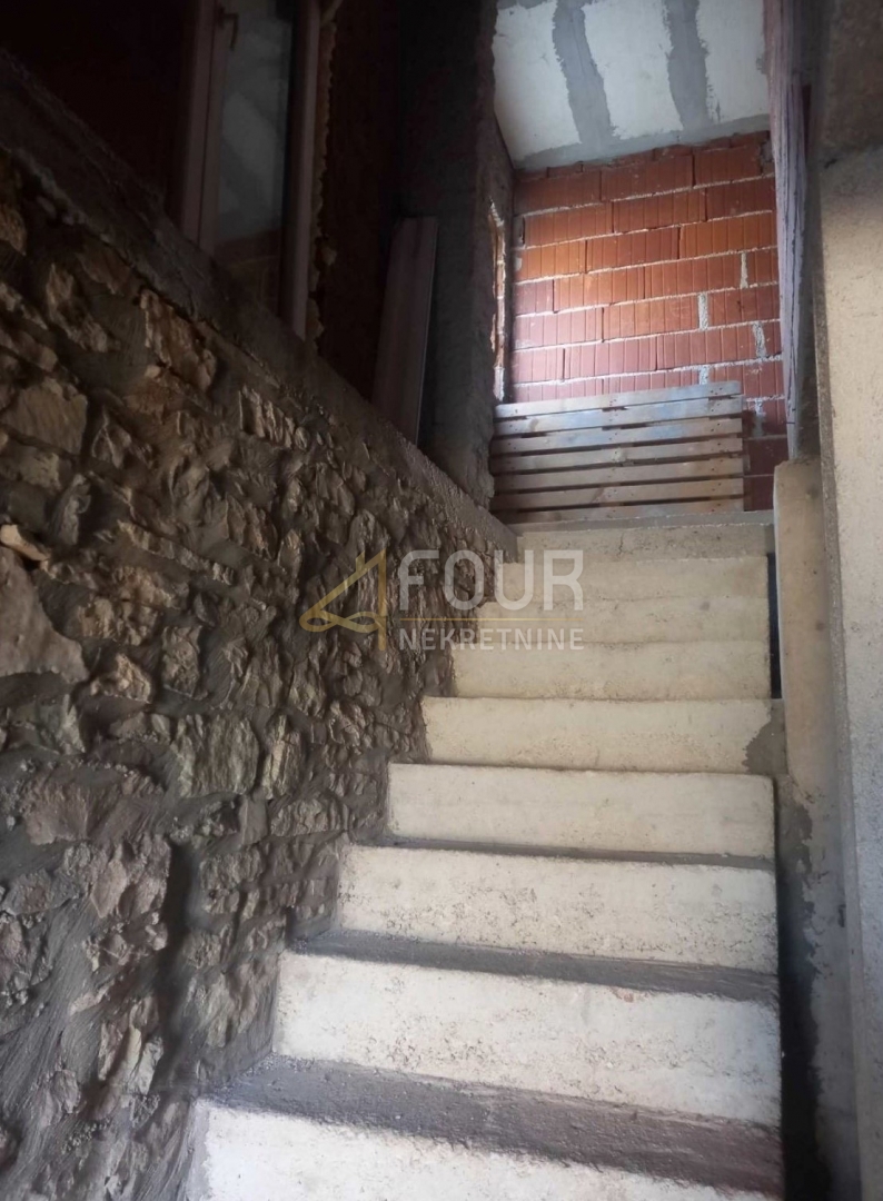 Hiša Svetvinčenat, 100m2