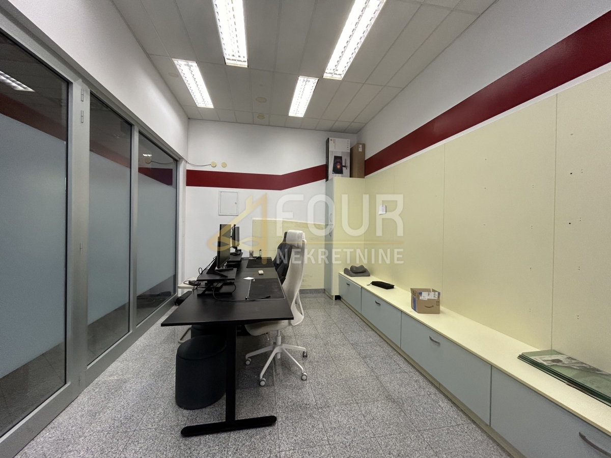 Poslovni prostor Viškovo, 23,40m2