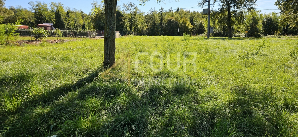 Zemljišče Višnjan, 1.350m2