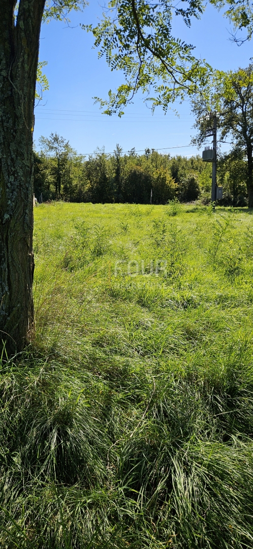 Zemljišče Višnjan, 1.350m2