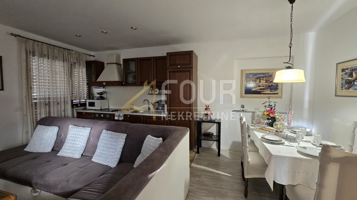 Stanovanje Malinska, Malinska-Dubašnica, 71,40m2