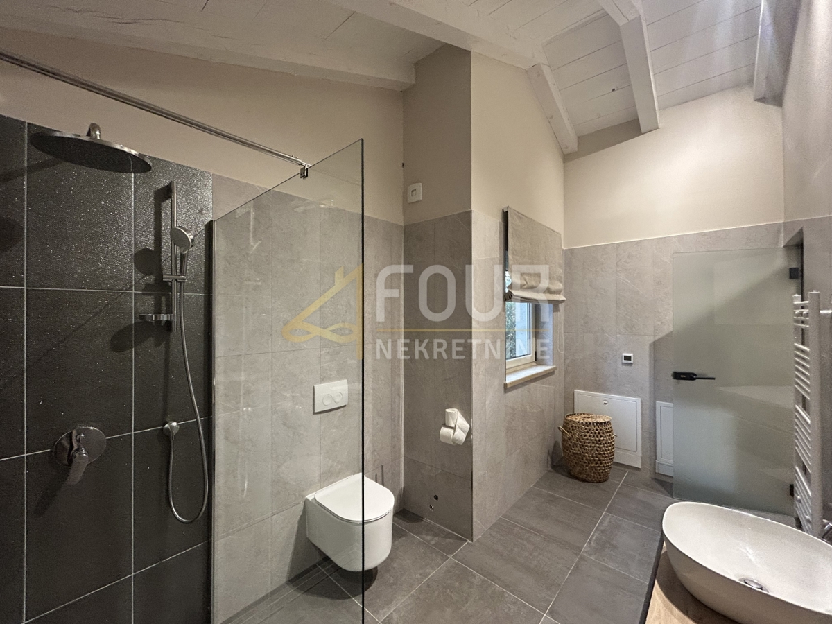 Hiša Višnjan, 191,98m2