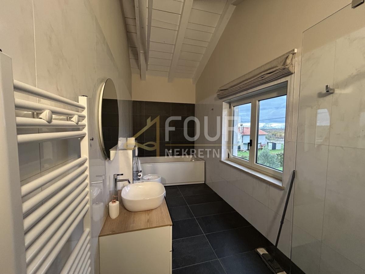 Hiša Višnjan, 191,98m2