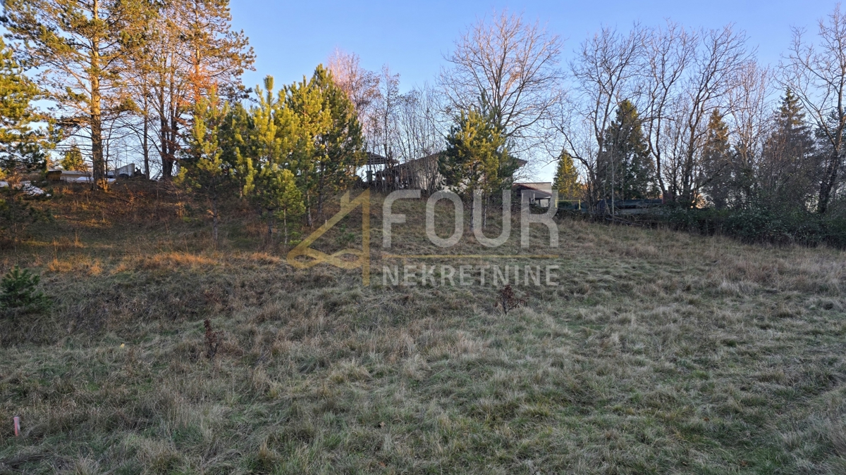 Zemljišče Klana, 828m2