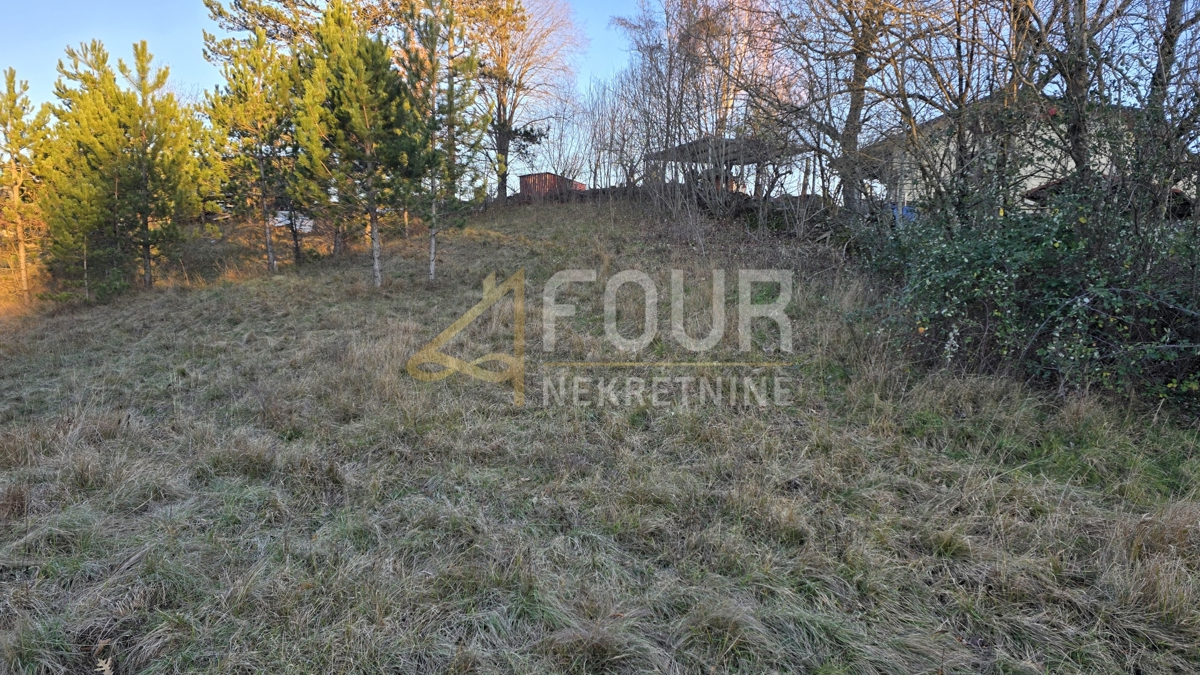 Zemljišče Klana, 828m2