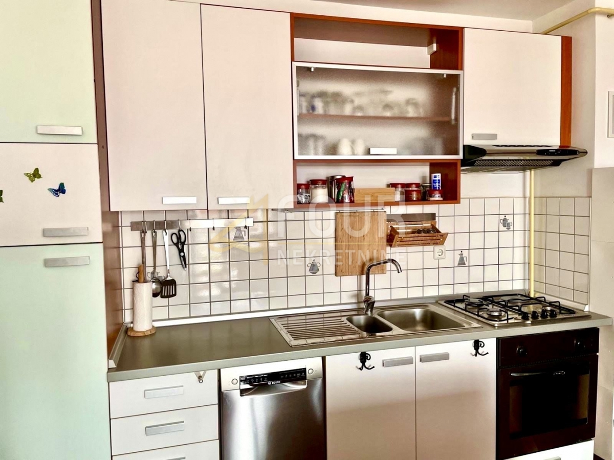 Opatija, 47,72m2, 1 spalnica + dnevna soba, balkon, panoramski pogled